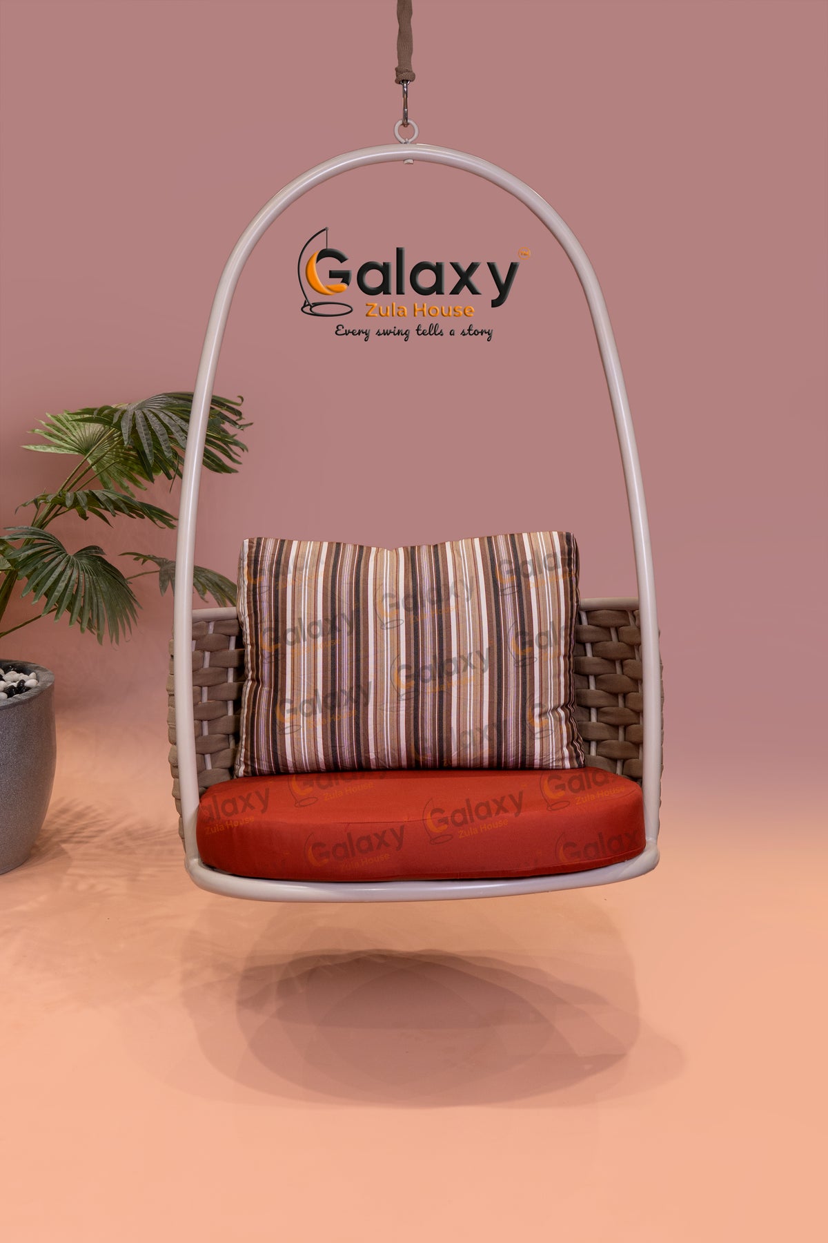 Outdoor single swing with aluminium frame and cushioned seat