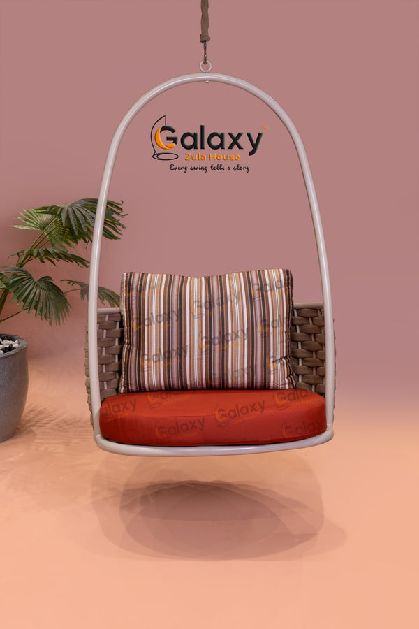 Outdoor single swing with aluminium frame and cushioned seat